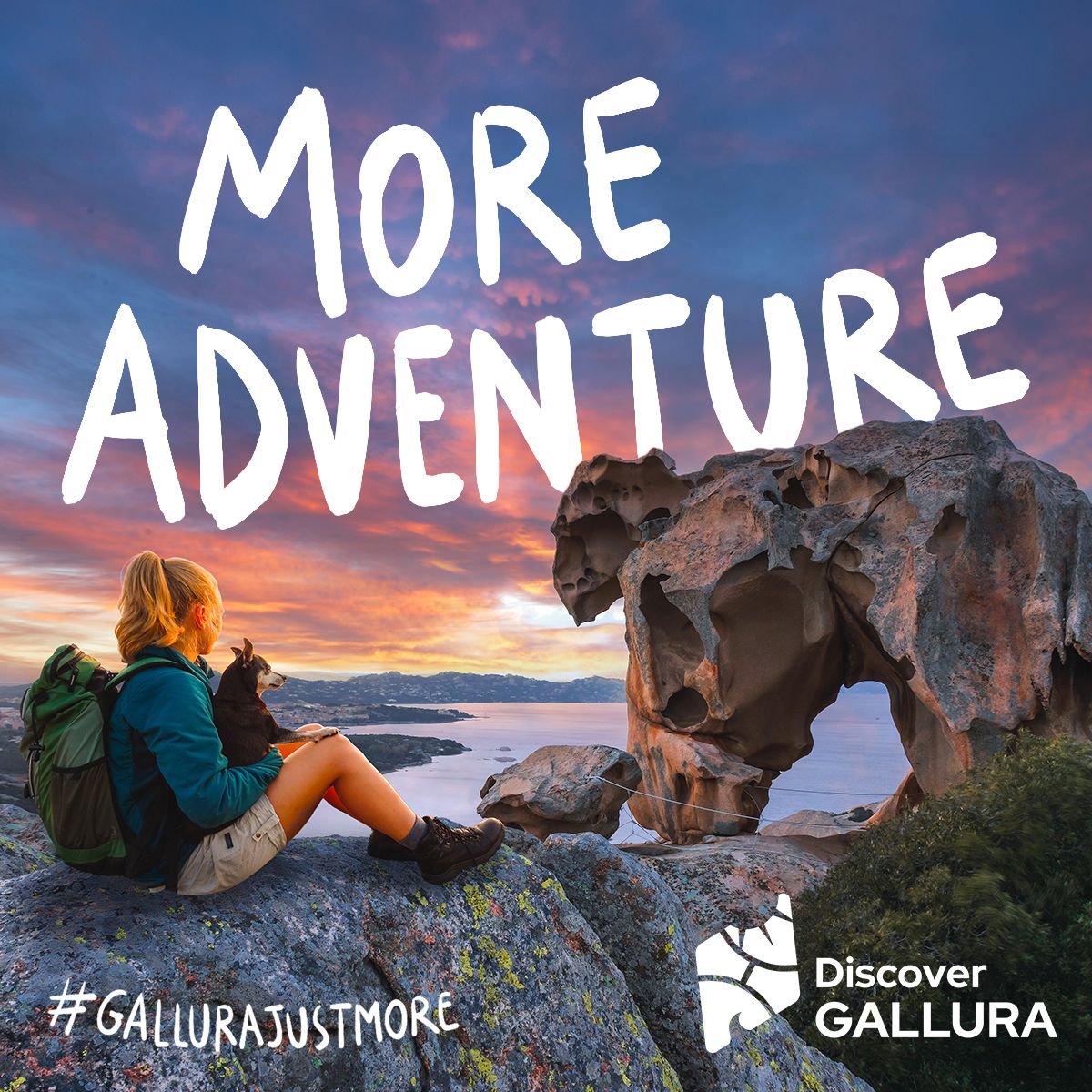 Una ragazza vicino alla roccia dell'orso